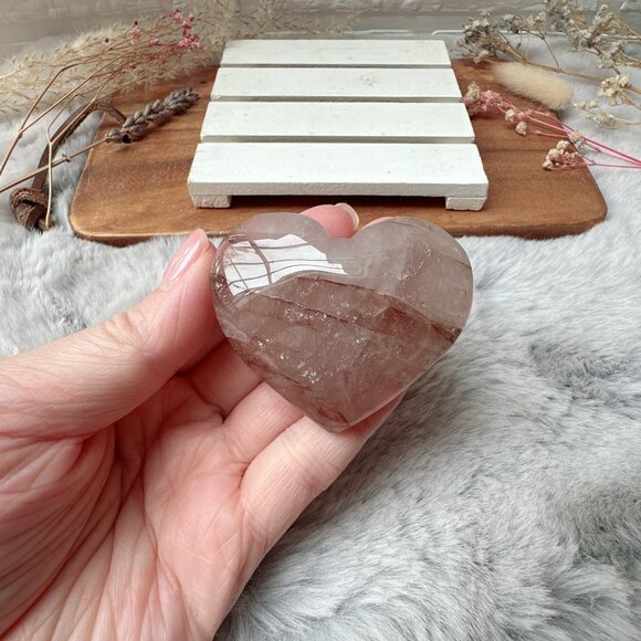 Small Hematoid Quartz Heart Carving - Picture 1 of 6